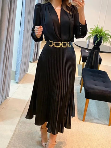 Schickes Kleid mit Gürtel