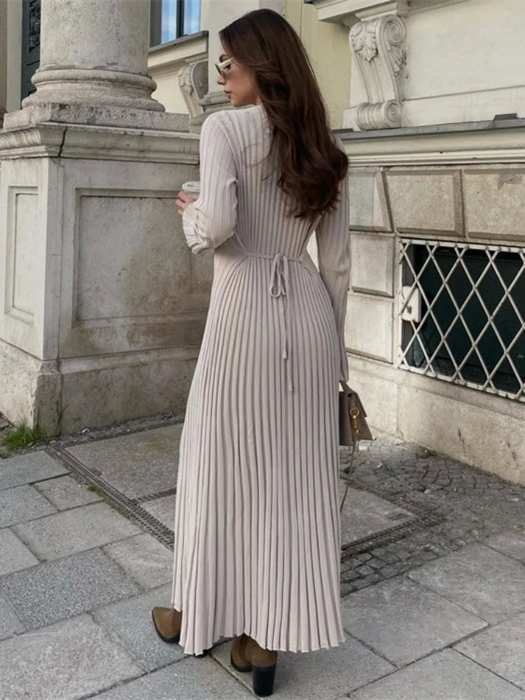 Elegantes Strickkleid