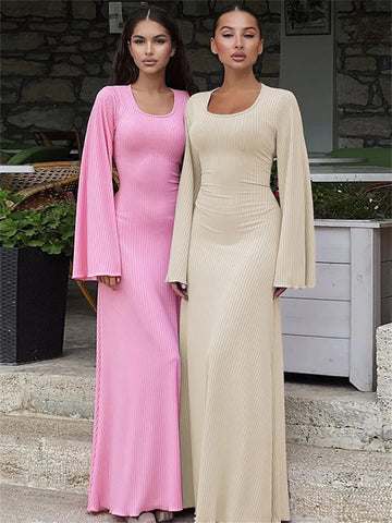 Geripptes Kleid mit Rundhalsausschnitt